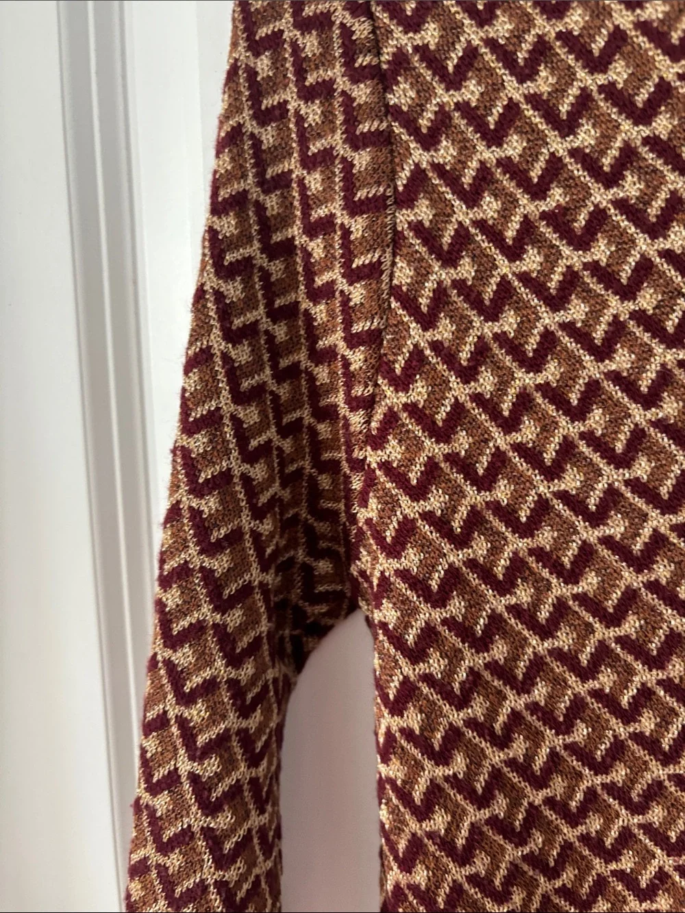 Zara Burgundy and Tan Patterned V-Neck Sweater - Picture 4 of 6